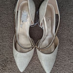 IMPO Women's Cream Pointed Toe Heels